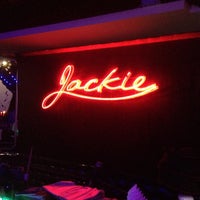 Photo prise au Piano bar JACKIE par Izabella le9/7/2012