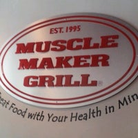 6/18/2012 tarihinde Nidia H.ziyaretçi tarafından Muscle Maker Grill'de çekilen fotoğraf