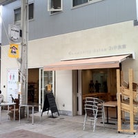 Photo taken at わや食堂 by 活性化 かっせいか K. on 6/4/2012