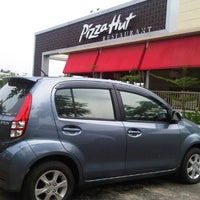 Photo taken at Pizza Hut by Joe H. on 6/28/2012