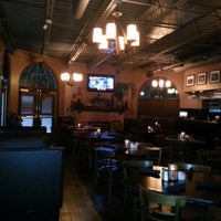 Foto tomada en Harry&amp;#39;s Restaurant &amp;amp; Bar  por Blake M. el 8/16/2012