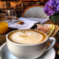 รูปภาพถ่ายที่ Zé Café โดย Mallie T. เมื่อ 9/1/2012