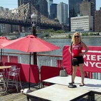 8/17/2012 tarihinde Jonathan H.ziyaretçi tarafından Pier NYC'de çekilen fotoğraf