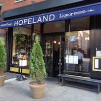 รูปภาพถ่ายที่ Hopeland @hopelandbklyn โดย pietro c. เมื่อ 5/16/2012