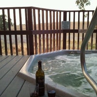 7/13/2012 tarihinde Ben H.ziyaretçi tarafından River Oaks Hot Springs and Spa'de çekilen fotoğraf