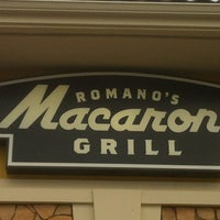 รูปภาพถ่ายที่ Romano&amp;#39;s Macaroni Grill โดย Richard S. เมื่อ 4/20/2012