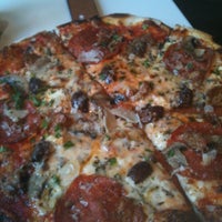 7/15/2012 tarihinde Lynn M.ziyaretçi tarafından ZAZA Fine Salad &amp;amp; Wood Oven Pizza Co.'de çekilen fotoğraf