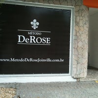 7/26/2012 tarihinde Ana R.ziyaretçi tarafından Método DeRose Joinville'de çekilen fotoğraf