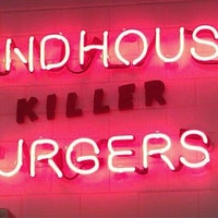 7/6/2011 tarihinde Thomas S.ziyaretçi tarafından Grindhouse Killer Burgers'de çekilen fotoğraf