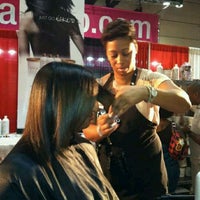 Foto tomada en On Point Hair Unity Studio  por Aisha R. el 6/9/2012