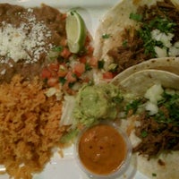 รูปภาพถ่ายที่ Leticia&#39;s Mexican Cocina โดย @dseals เมื่อ 4/24/2011