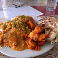 Снимок сделан в Bombay Grill Indian Restaurant пользователем Mitch F. 3/30/2012