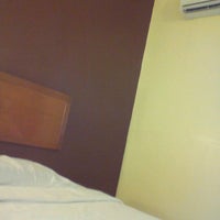Photo taken at Royal Comfort Hotel by farol h. on 12/16/2011