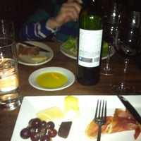 4/7/2012 tarihinde Charlie S.ziyaretçi tarafından Barcelona Restaurant &amp;amp; Wine Bar'de çekilen fotoğraf
