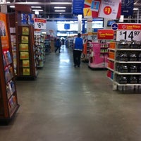 Foto tirada no(a) Walmart por Daphne em 8/1/2012