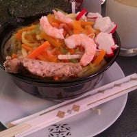 Photo taken at Oishii Lunch by Rodrigo L. on 2/17/2012