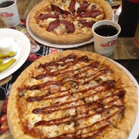 Photo taken at Papa John&amp;#39;s Pizza by Hakki A. on 5/27/2012