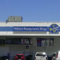 รูปภาพถ่ายที่ Restaurant Depot โดย Jason R. เมื่อ 7/5/2012