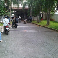 Photo taken at Parking Area of Campus E of Gunadarma University by Aakhwan on 5/22/2012