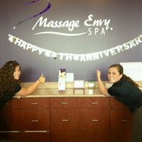 Das Foto wurde bei Massage Envy - Winston-Salem Hanes Mall Blvd von Ashlyn D. am 4/28/2012 aufgenommen