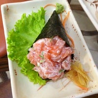 รูปภาพถ่ายที่ Kyuden Sushi โดย Jacyo เมื่อ 8/23/2012