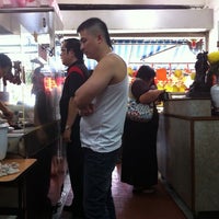 Photo taken at Hua Nan Coffee Shop by Lanie P. on 9/6/2011