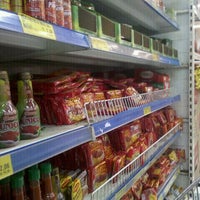 Photo taken at Supermercados Guanabara by Phellipe S. on 1/9/2012