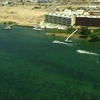 Foto diambil di River Palms Resort Hotel &amp;amp; Casino oleh Ray G. pada 5/25/2012