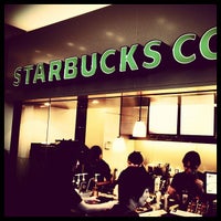 Photo taken at Starbucks Coffee 渋谷セルリアンタワー店 by bookslope on 7/27/2012