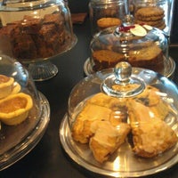 Das Foto wurde bei Cake Town Cafe von Darren K. am 8/23/2012 aufgenommen