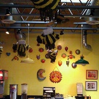 Снимок сделан в Bumble Bee&#39;s Baja Grill пользователем Iliana 8/15/2011