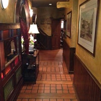 Photo prise au The Porter House (Restaurant &amp;amp; Cigar Bar) par Sean M. le5/15/2012
