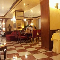 Foto diambil di Hotel Hermitage oleh Remo F. pada 6/11/2012