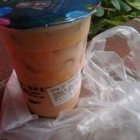 Photo taken at Gong Cha 贡茶 by Jonathan T. on 12/26/2011