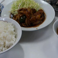 Photo taken at 上海菜館 by NO WAY on 5/4/2012