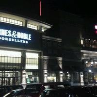 Barnes Noble 10 Wolf Rd