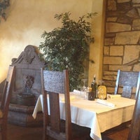 รูปภาพถ่ายที่ La Stalla Cucina Rustica โดย John Wesley D. เมื่อ 8/11/2012
