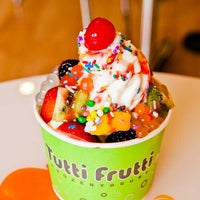 7/3/2012에 Jeffrey L.님이 Tutti Frutti Frozen Yogurt에서 찍은 사진