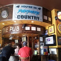 Foto scattata a Pub At Gateway da Augustine K. il 4/20/2012