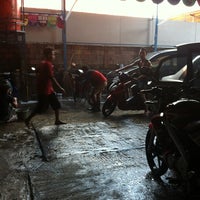 Photo taken at Shine Car Wash &amp; Salon by Khairil S. on 5/17/2012