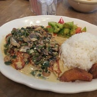 Photo taken at Colombian Cuisine Latin Restaurant by Fe I. on 5/3/2012