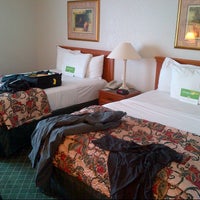 8/5/2012에 Krisna A.님이 La Quinta Inn &amp;amp; Suites Miami Airport West에서 찍은 사진