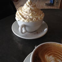 Снимок сделан в The Shrewsbury Coffeehouse пользователем Sora 4/21/2012