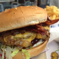 The Habit Burger Grill Hamburgueseria