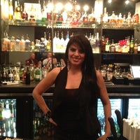 4/13/2012 tarihinde Jordan O.ziyaretçi tarafından Roya Mediterranean Restaurant and Tapas Bar'de çekilen fotoğraf