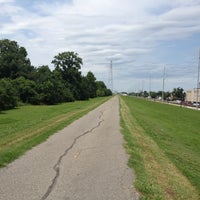 levee path bike river orleans