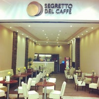 รูปภาพถ่ายที่ Segretto del Caffé โดย Tomáš B. เมื่อ 2/22/2012