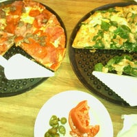 Foto scattata a Fultano&amp;#39;s Pizza da Amy S. il 5/5/2012