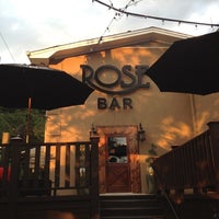 Foto tirada no(a) Rose Bar Lounge por Lance M. em 6/7/2012