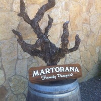 Foto tirada no(a) Martorana Family Winery por Dustin em 7/22/2012